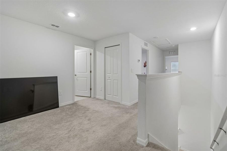 Spacious, unfurnished interior of a new home in , Land O' Lakes (Image 23).