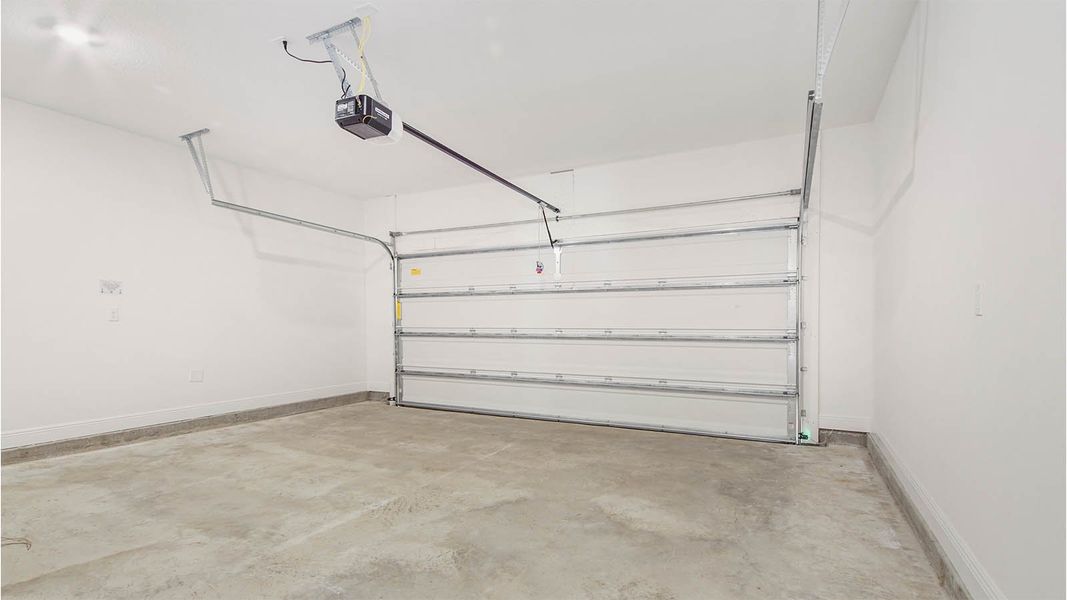 Spacious, unfurnished interior of a new home in Owl's Head Farms, Freeport (Image 33). Spacious, unfurnished interior of a new home in Owl's Head Farms, Freeport (Image 33).
