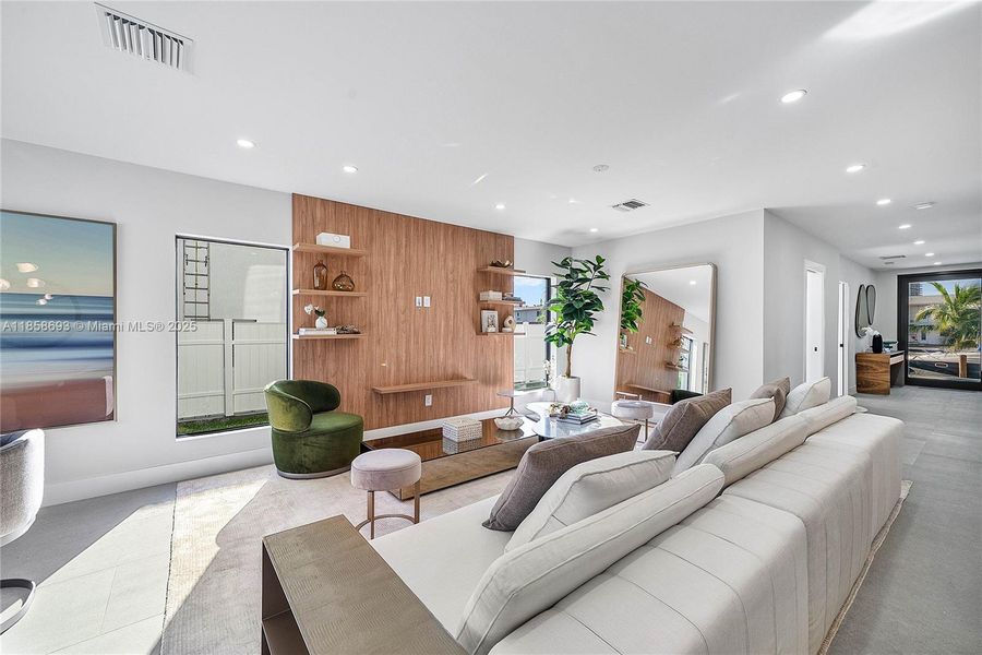 Furnished interior view inside a new home in , Pompano Beach (Image 32). Furnished interior view inside a new home in , Pompano Beach (Image 32).