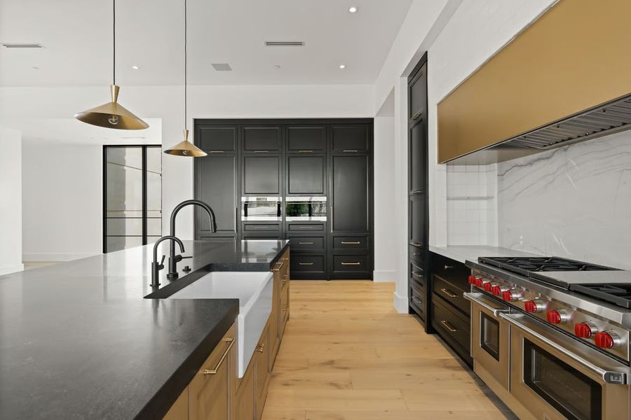 Representative furnished interior of a home built from the Hummingbird by BedBrock Developers in Bird Street Estates, Paradise Valley (Image 56). Representative furnished interior of a home built from the Hummingbird by BedBrock Developers in Bird Street Estates, Paradise Valley (Image 56).