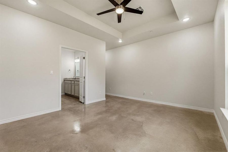 Spacious, unfurnished interior of a new home in , Copperas Cove (Image 14).