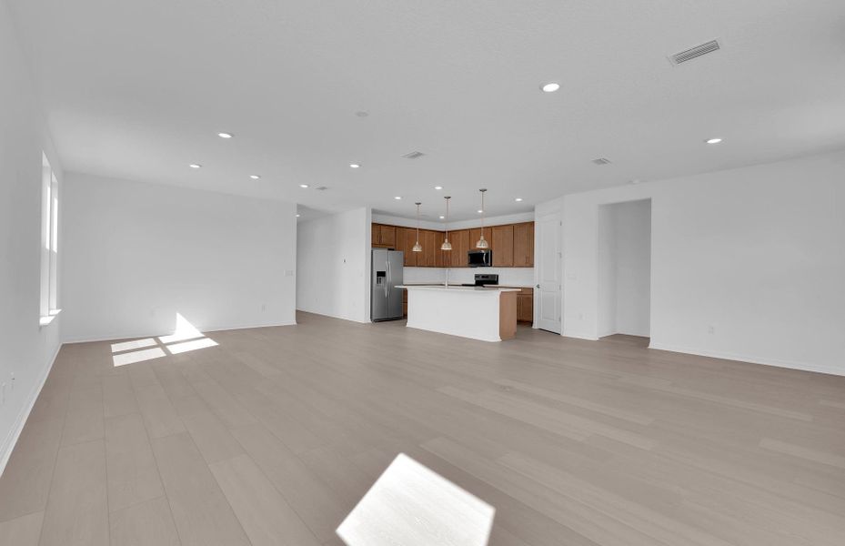 Spacious, unfurnished interior of a new home in Fiddler's Cove, Kingsland (Image 18).