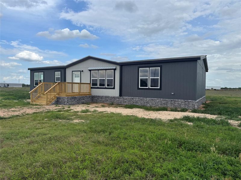 Exterior details and patio area of a home in , Bellville (Image 12).
