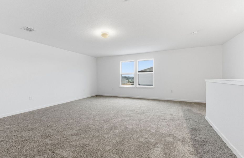 Spacious, unfurnished interior of a new home in Pioneer Ranch, Ocala (Image 18).