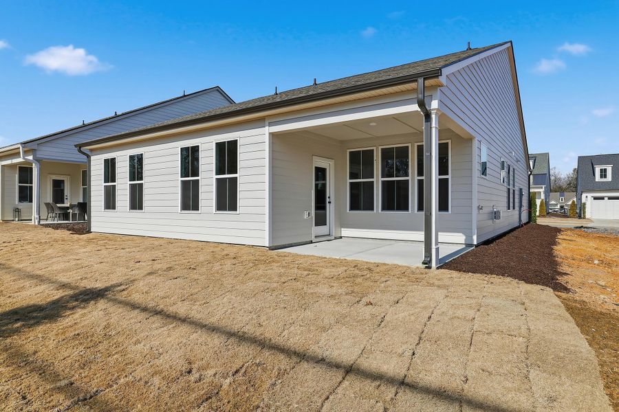 Exterior details and patio area of a home in Social Circle, Chattanooga (Image 3).