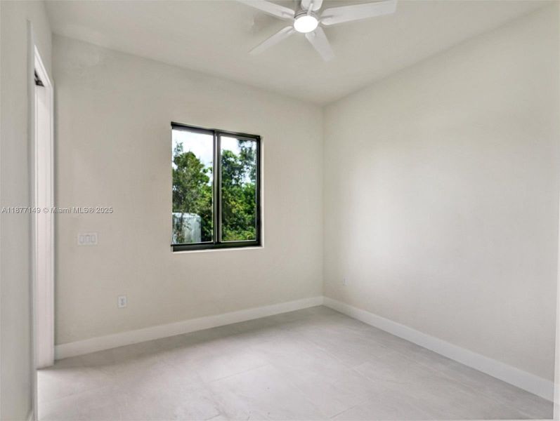 Spacious, unfurnished interior of a new home in , Lehigh Acres (Image 16).