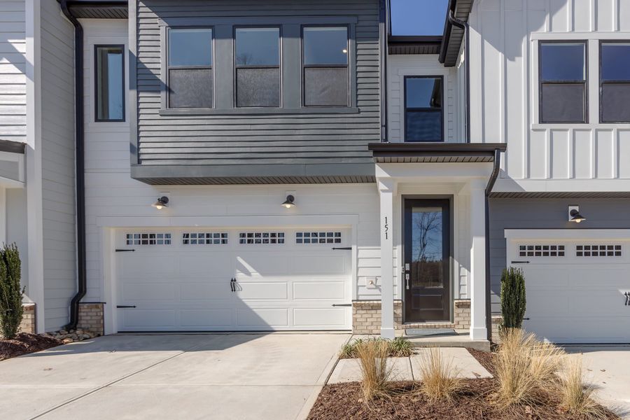 Exterior details and patio area of a home in Southbridge, Fort Mill (Image 4).
