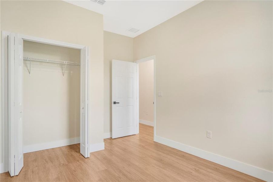 Spacious, unfurnished interior of a new home in , Ocala (Image 22).