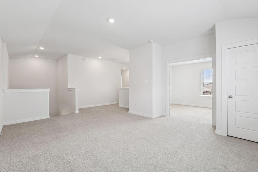 Spacious, unfurnished interior of a new home in Southwinds, Baytown (Image 19). Spacious, unfurnished interior of a new home in Southwinds, Baytown (Image 19).