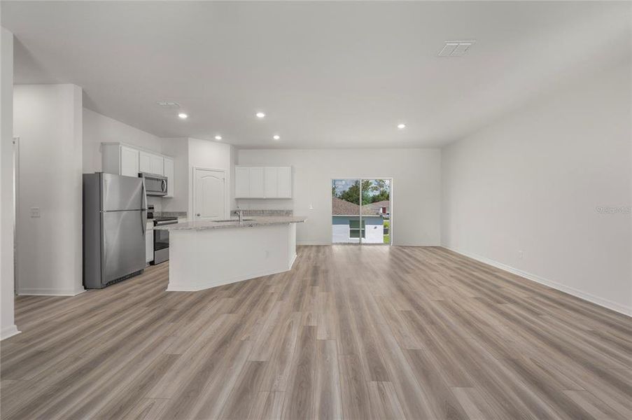 Spacious, unfurnished interior of a new home in Poinciana, Poinciana (Image 10).