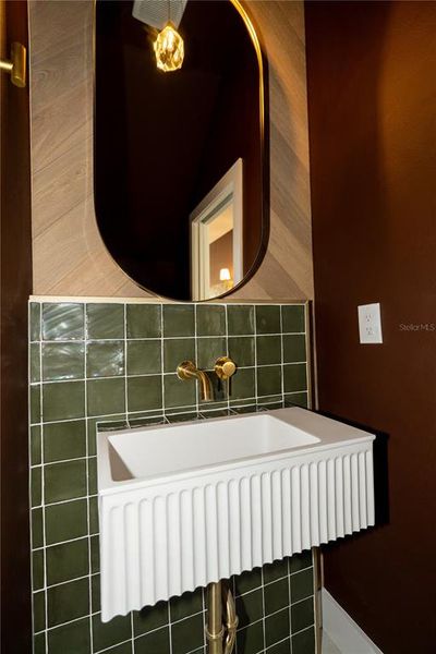 Close-up of interior finishes inside a home in , Tampa (Image 24).