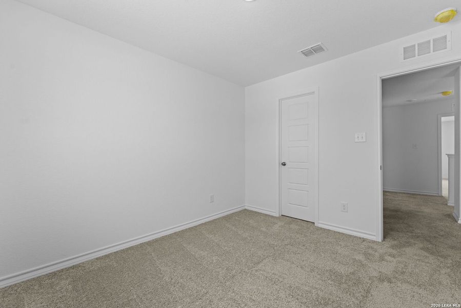 Spacious, unfurnished interior of a new home in Corley Farms, Boerne (Image 28).