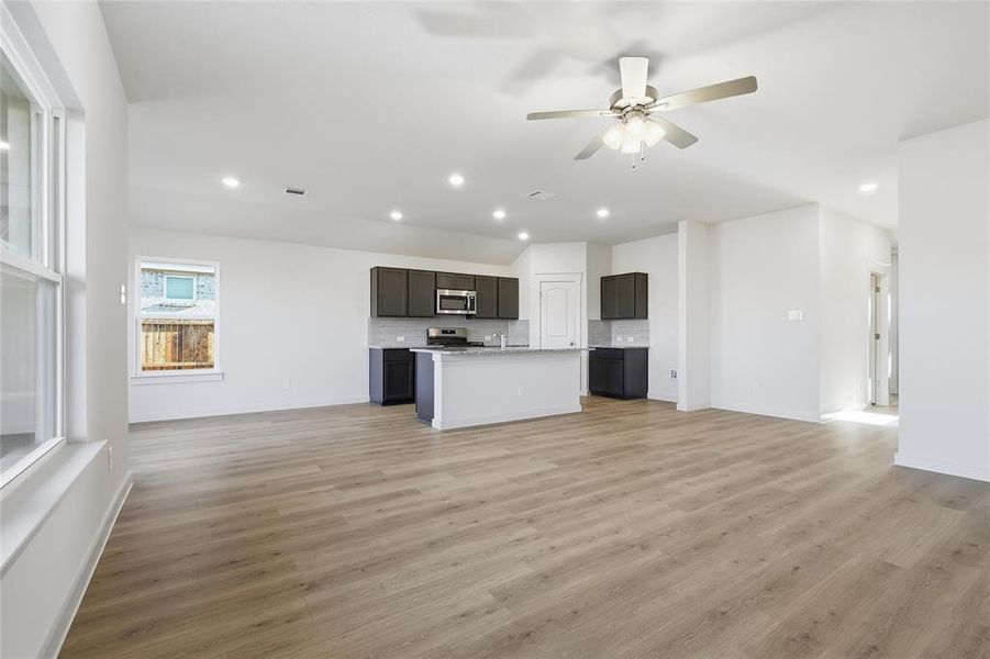 Spacious, unfurnished interior of a new home in Patriot Estates, Venus (Image 19).