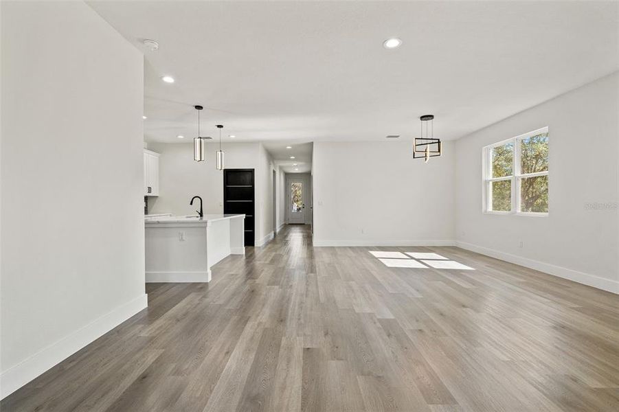 Spacious, unfurnished interior of a new home in , Dunnellon (Image 36).