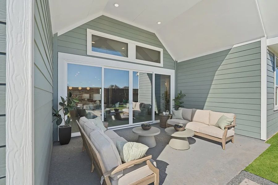 Exterior details and patio area of a home in Brookewater 60's, Rosenberg (Image 3).