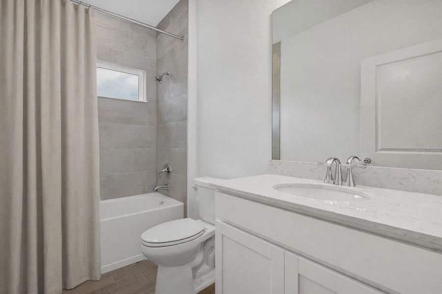 Furnished interior view inside a new home in , Dunnellon (Image 13).