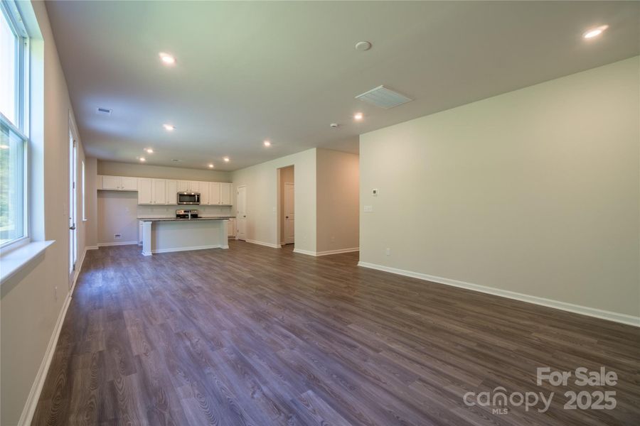 Spacious, unfurnished interior of a new home in , Charlotte (Image 14).