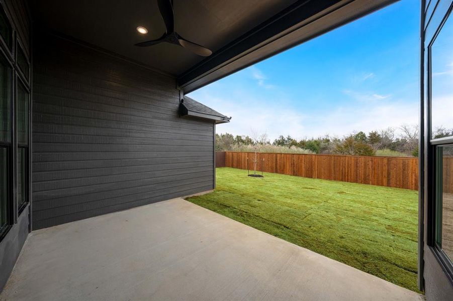 Exterior details and patio area of a home in , Glenn Heights (Image 27).