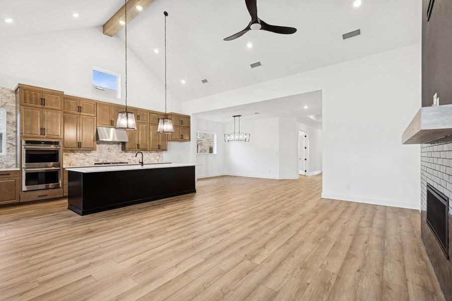 Family Room - Kitchen Family Room - Kitchen