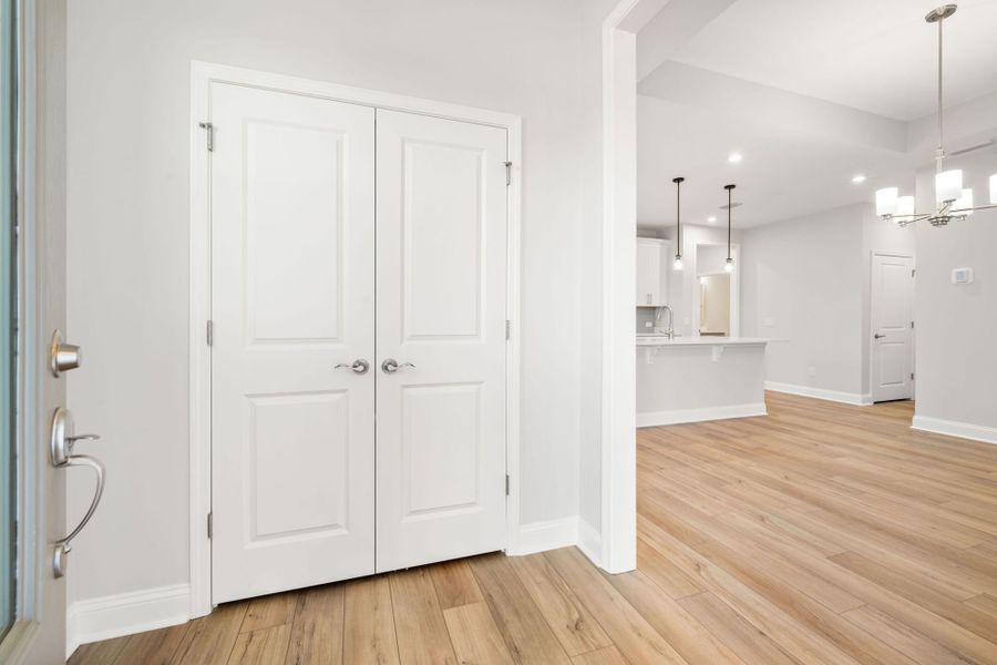 Spacious, unfurnished interior of a new home in Sun City Hilton Head, Bluffton (Image 15).