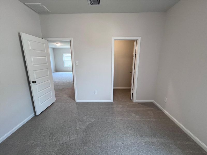 Spacious, unfurnished interior of a new home in Kendall Lakes, Alvin (Image 15). Spacious, unfurnished interior of a new home in Kendall Lakes, Alvin (Image 15).