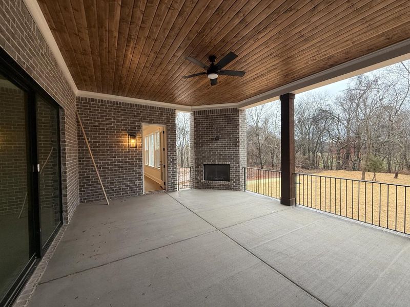 The Dresden D Outdoor Living Area