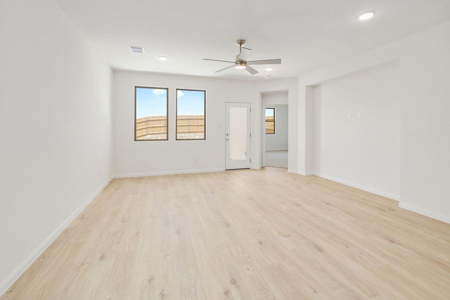 Spacious, unfurnished interior of a new home in Trinity Ranch, Elgin (Image 23). Spacious, unfurnished interior of a new home in Trinity Ranch, Elgin (Image 23).