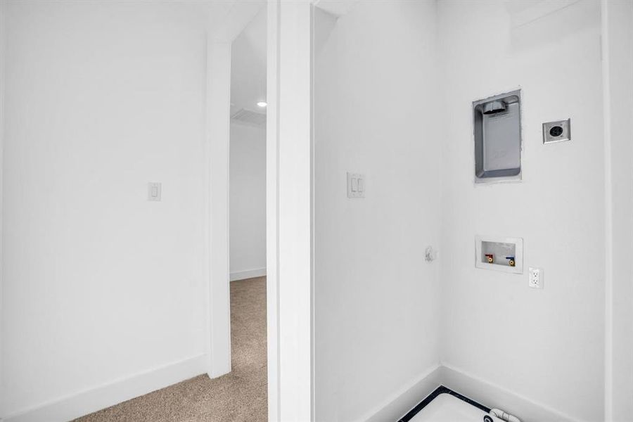 Spacious, unfurnished interior of a new home in , Waxahachie (Image 22).