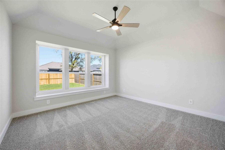 Spacious, unfurnished interior of a new home in Sienna, Missouri City (Image 14).