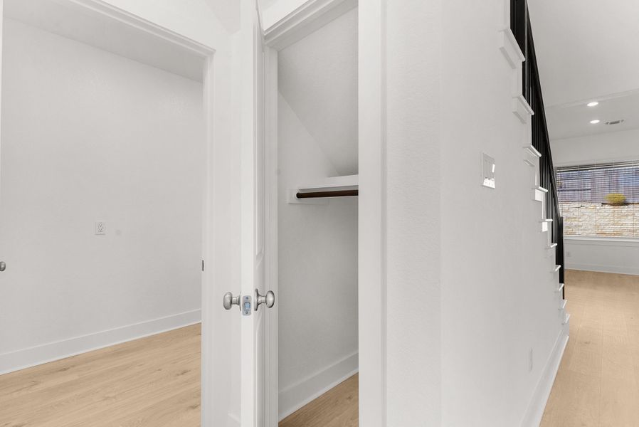 Spacious, unfurnished interior of a new home in Parkside on the River, Georgetown (Image 38).