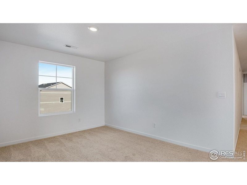 Spacious, unfurnished interior of a new home in Vista Meadows, Fort Lupton (Image 43).