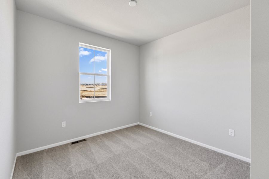 Spacious, unfurnished interior of a new home in Talon Pointe, Thornton (Image 14).