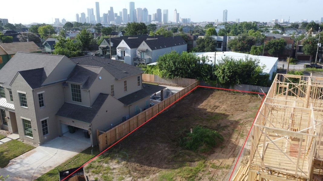 This residence offers rare tranquility on a coveted dead-end street filled with gorgeous, custom new construction. This residence offers rare tranquility on a coveted dead-end street filled with gorgeous, custom new construction.
