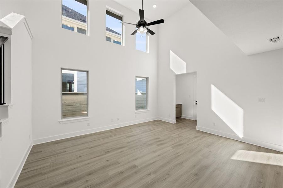 19_8821 Acorn- Living Room-2