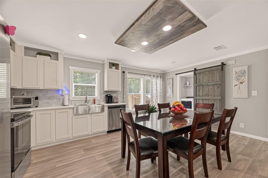 Furnished interior view inside a new home in , Baytown (Image 22).
