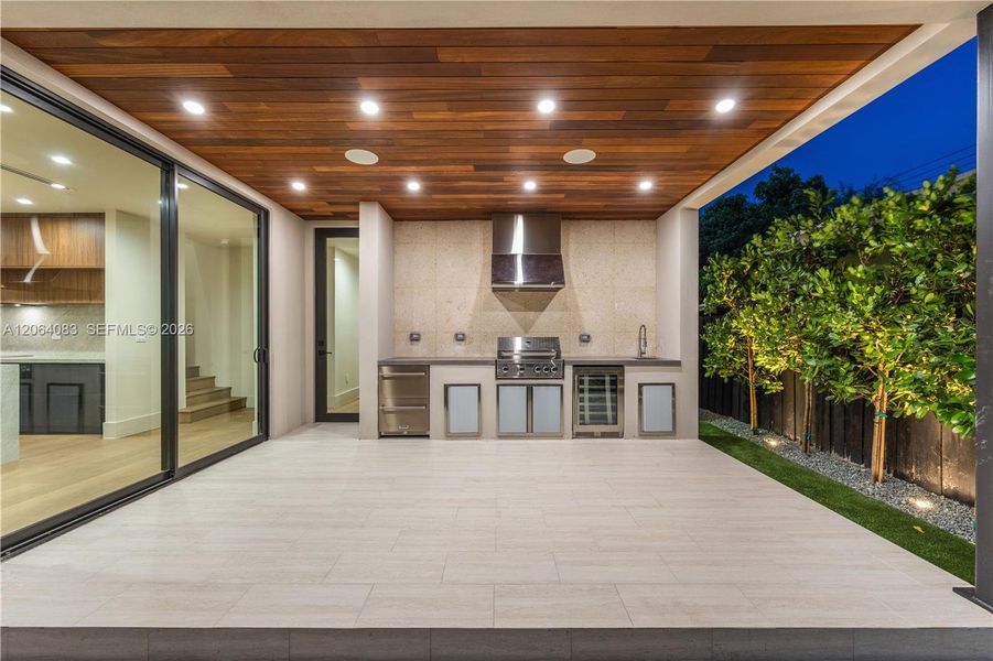 Exterior details and patio area of a home in , Miami (Image 22).