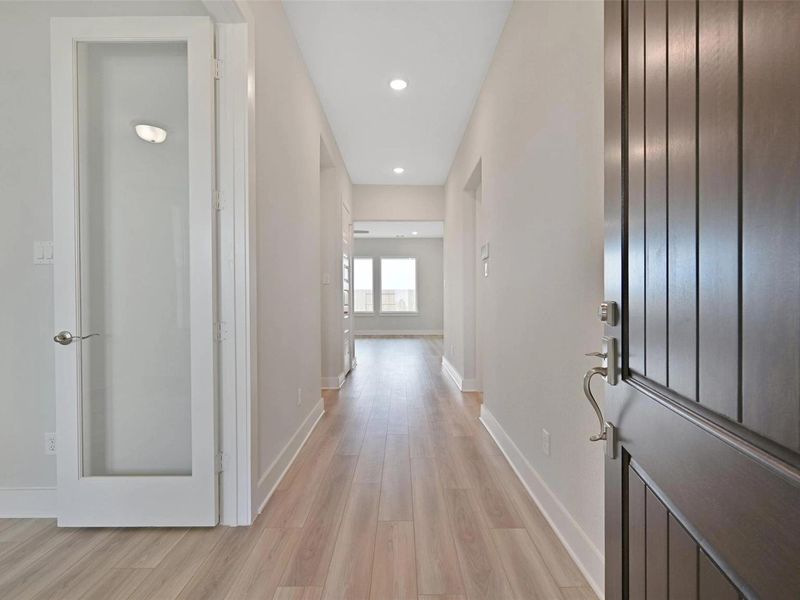 Spacious, unfurnished interior of a new home in Lago Mar, Santa Fe (Image 16).