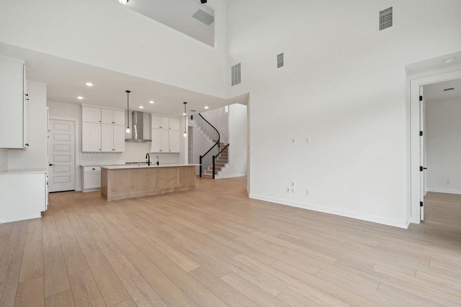 Spacious, unfurnished interior of a new home in Heritage, Dripping Springs (Image 21).