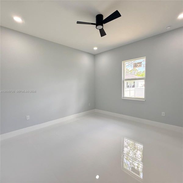 Spacious, unfurnished interior of a new home in , Lehigh Acres (Image 17).