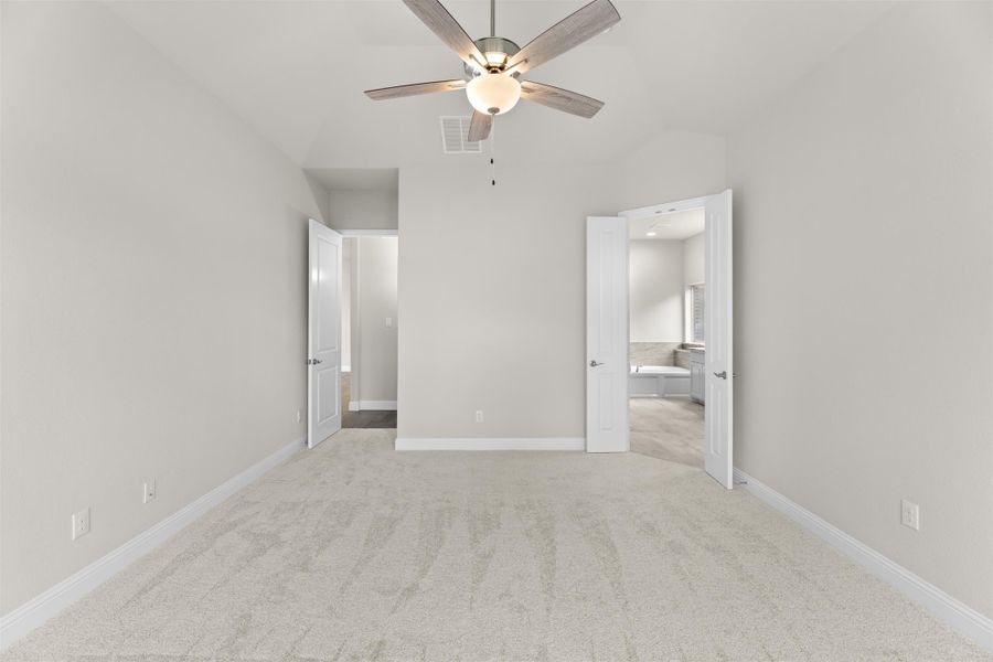 Representative unfurnished interior of a home built from the Laredo by Windsor Homes in Anna Town Square, Anna (Image 30).