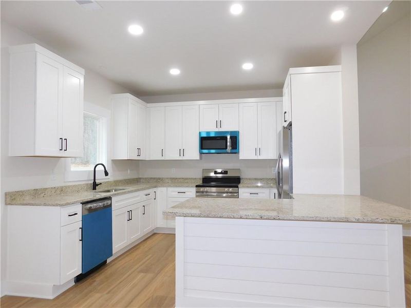 Furnished interior view inside a new home in , Dahlonega (Image 5).
