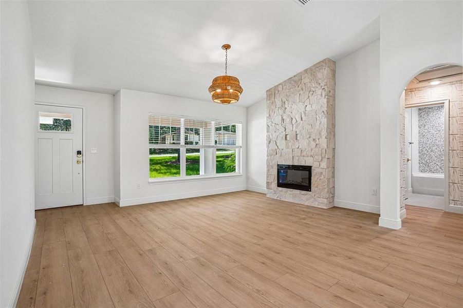 Spacious, unfurnished interior of a new home in , Citrus Springs (Image 19).