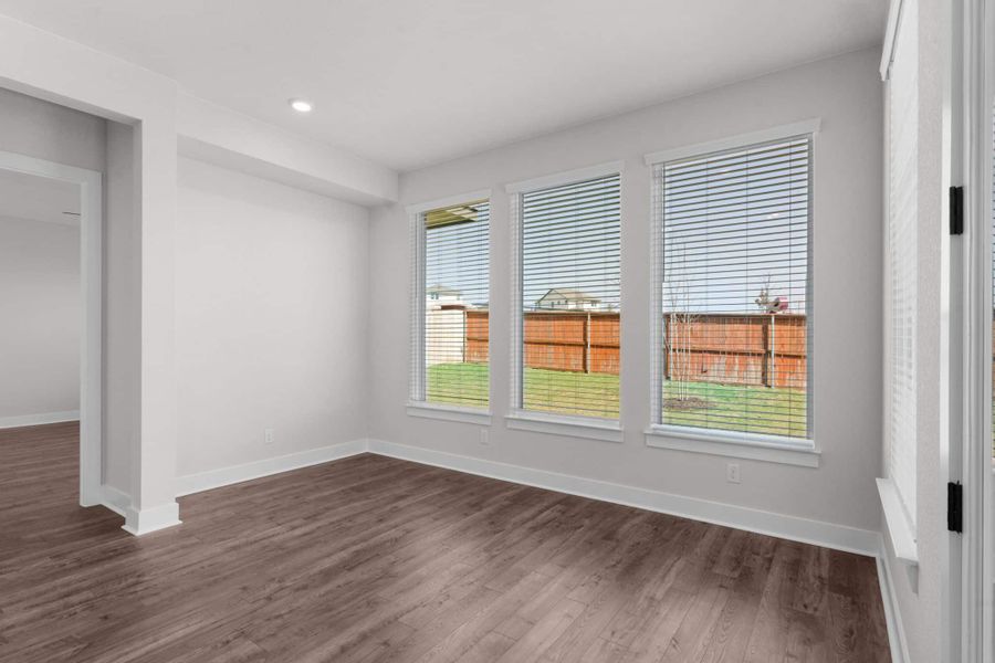 Spacious, unfurnished interior of a new home in Lariat, Liberty Hill (Image 33).