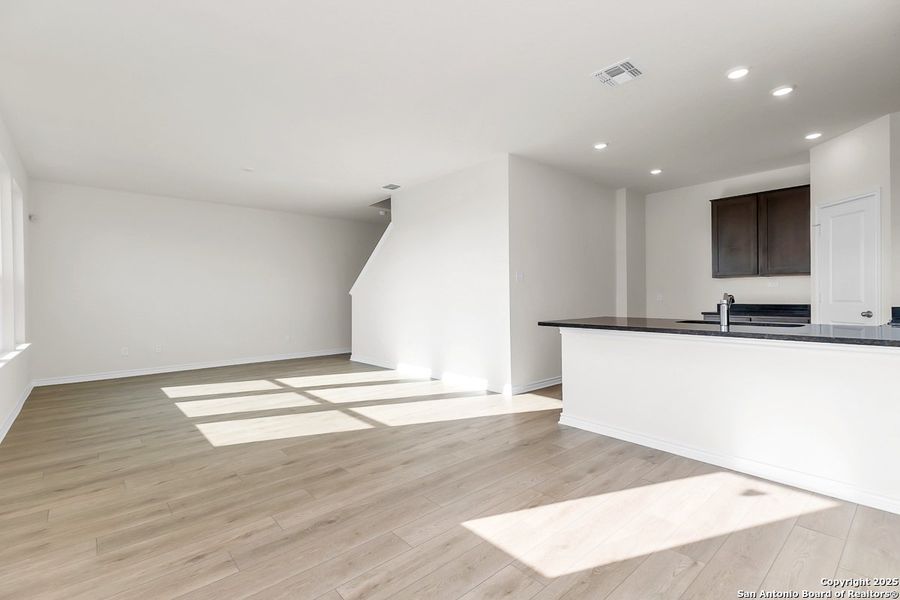 Spacious, unfurnished interior of a new home in Knox Ridge, Converse (Image 17).