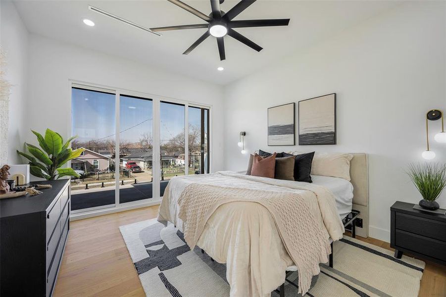 Furnished interior view inside a new home in , Dallas (Image 19).