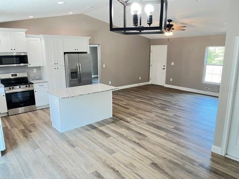 Spacious, unfurnished interior of a new home in , Edgewater (Image 10).