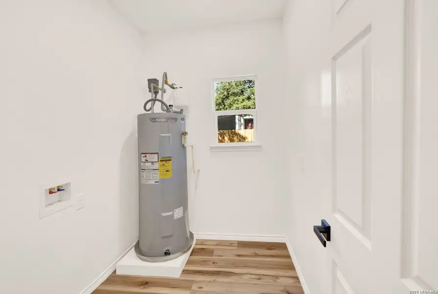Image 33 of a home in .