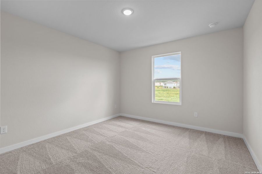 Spacious, unfurnished interior of a new home in Spring Creek, San Antonio (Image 25).