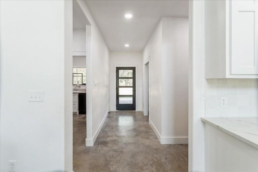 Spacious, unfurnished interior of a new home in , Diboll (Image 18). Spacious, unfurnished interior of a new home in , Diboll (Image 18).
