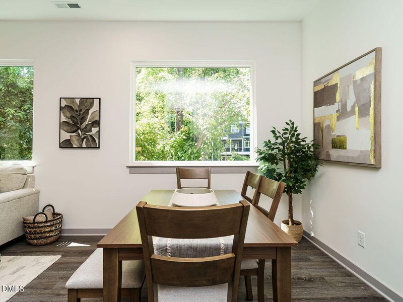 014-1280x960-dining-room